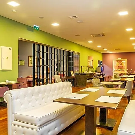 Hotel Vip Executive Saldanha 4*
